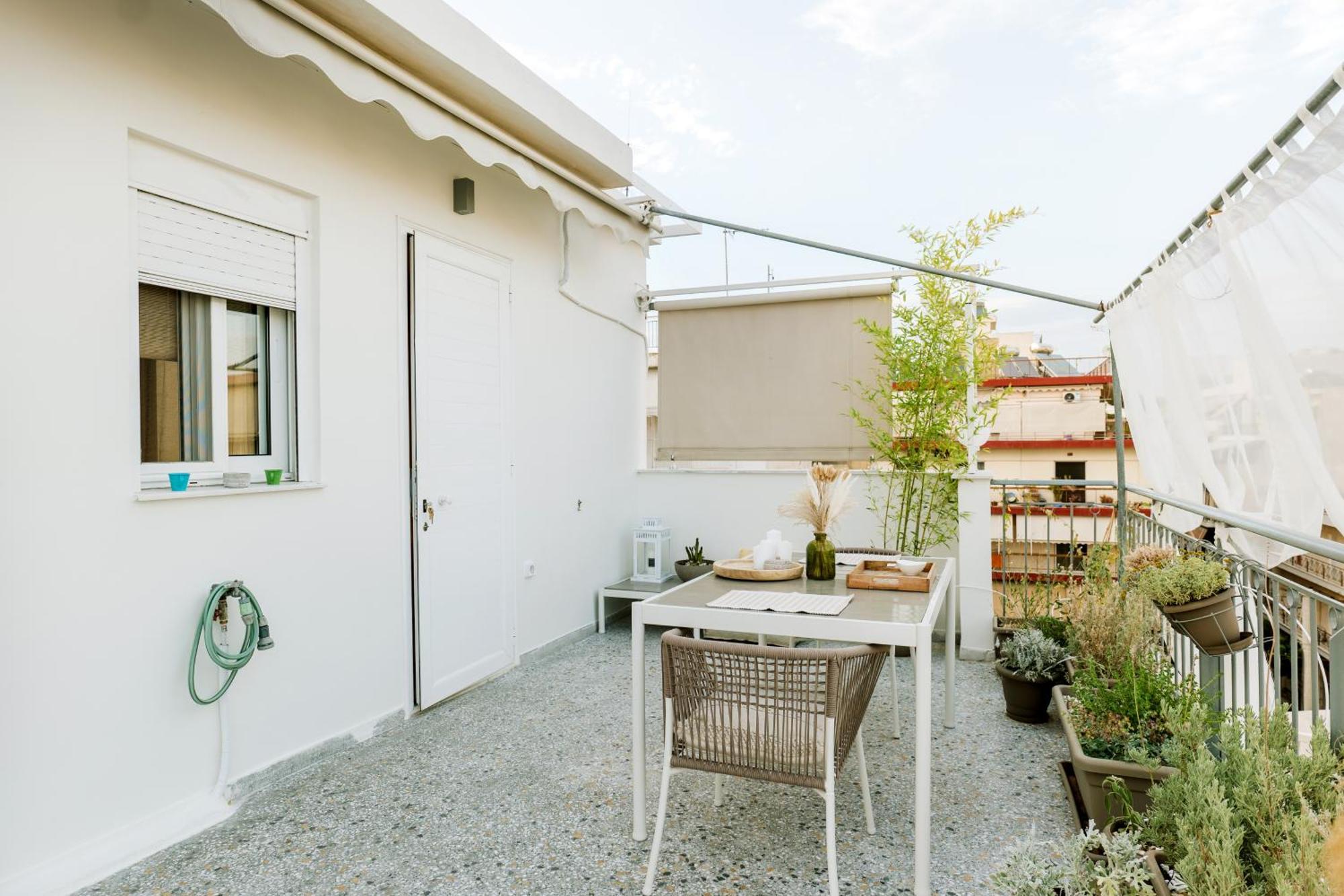 Mrk Rooftop Athena Bagian luar foto